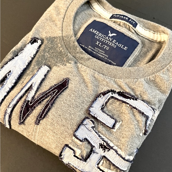 American Eagle Men’s Vintage Crew Neck Gray Graphic Thermal Sweater. - Picture 2 of 12